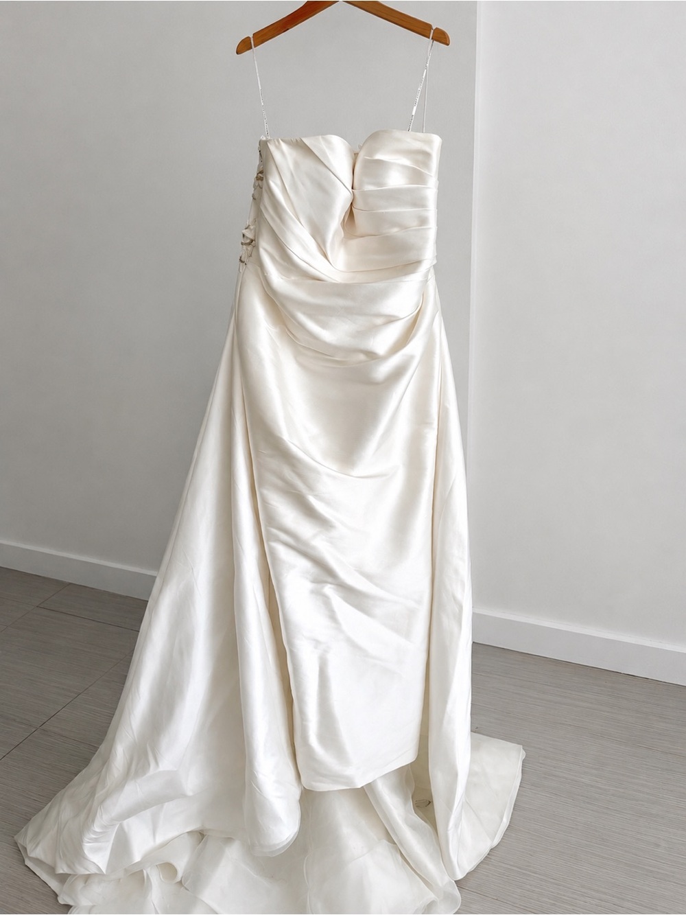 Stunning Badgley Mischka Edna wedding dress, size 16